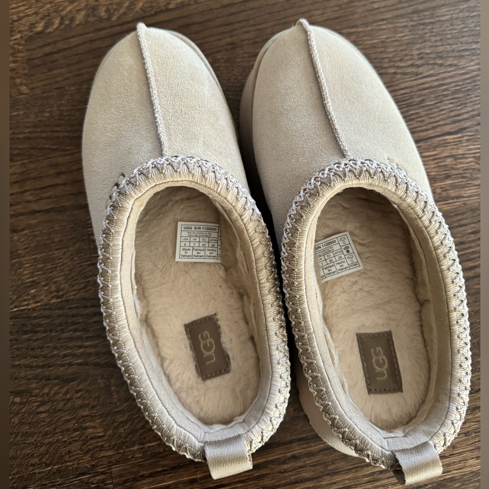 UGG PLATFORM TAZZ